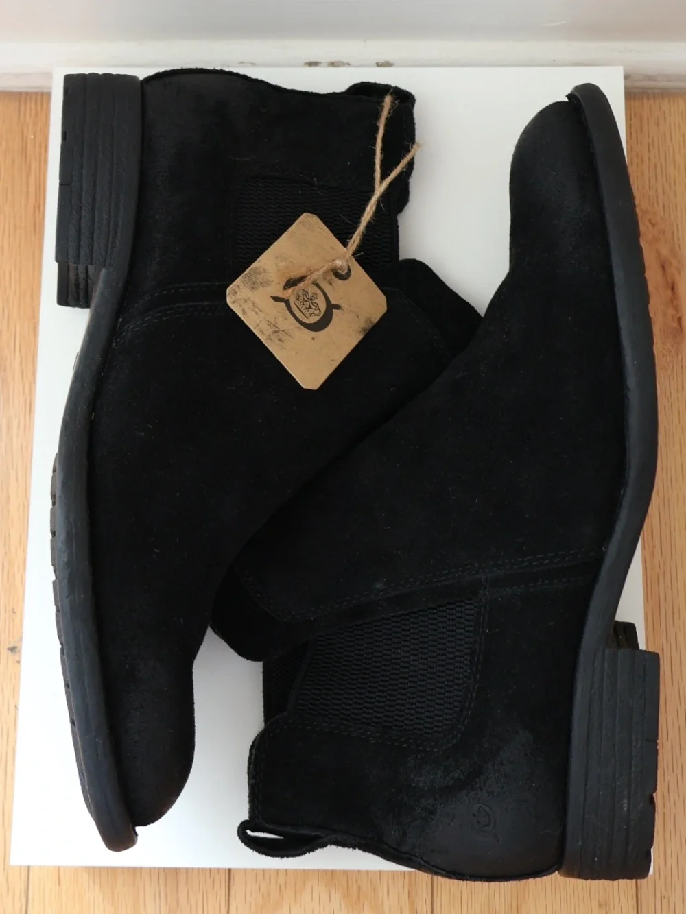 BORN Laney Black Suede Chelsea Ankle Boots Women's 8 Indie Boho Gorpcore NEW